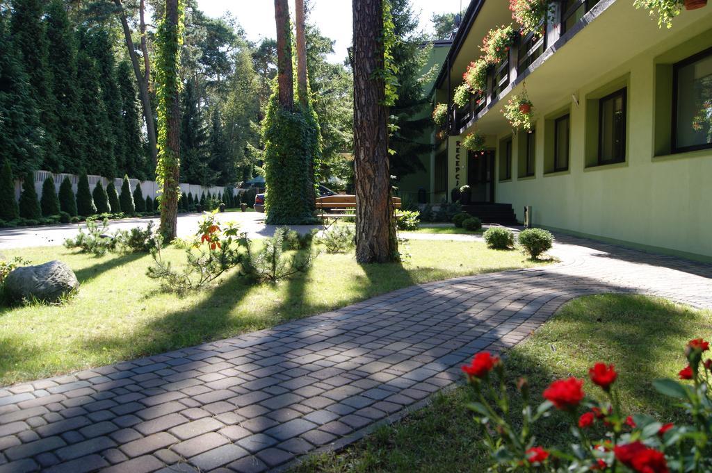Hotel Graf Łask Εξωτερικό φωτογραφία