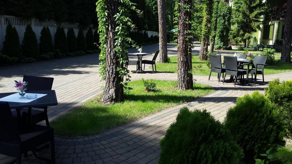Hotel Graf Łask Εξωτερικό φωτογραφία