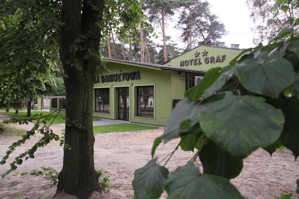 Hotel Graf Łask Εξωτερικό φωτογραφία